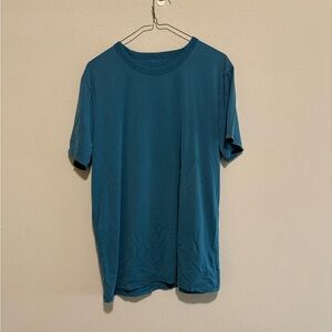 Lululemon Men's Teal T-Shirt